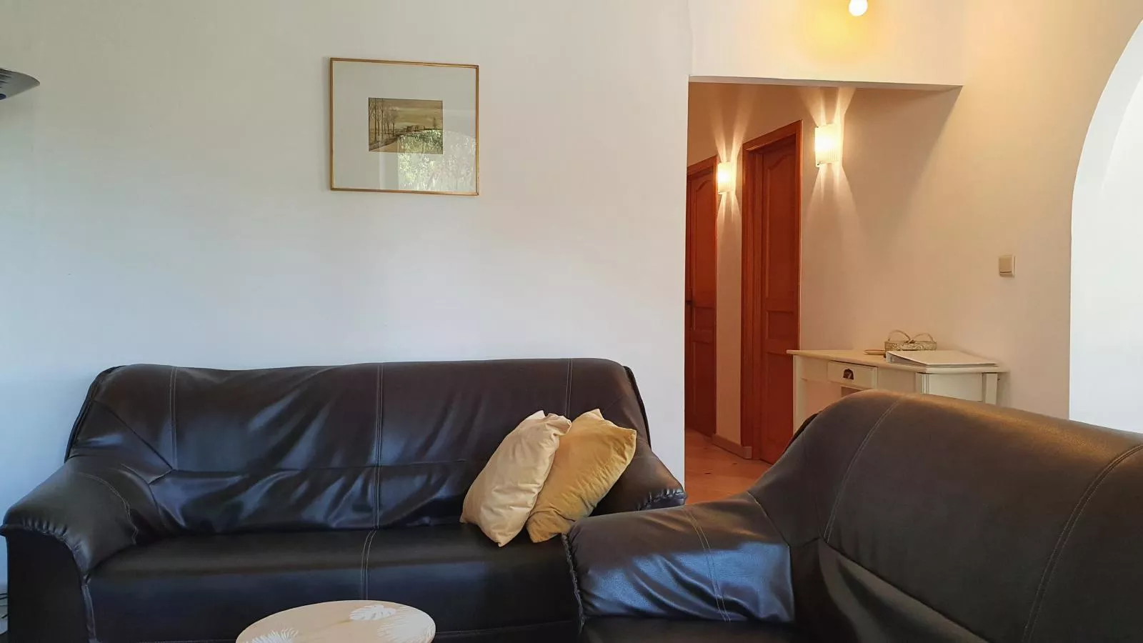 La Roche 6-Living room