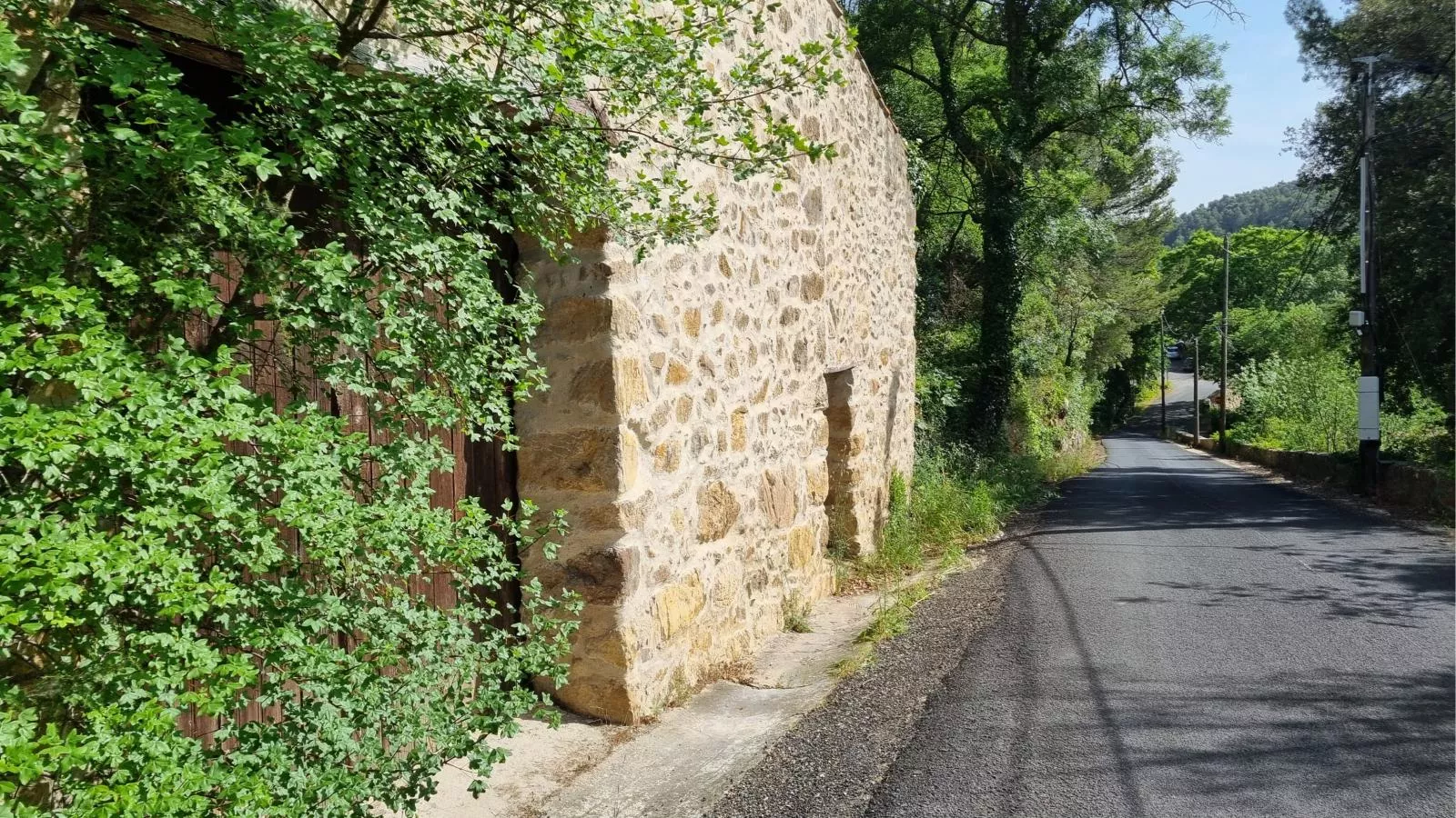 La Roche 6-Exterior summer