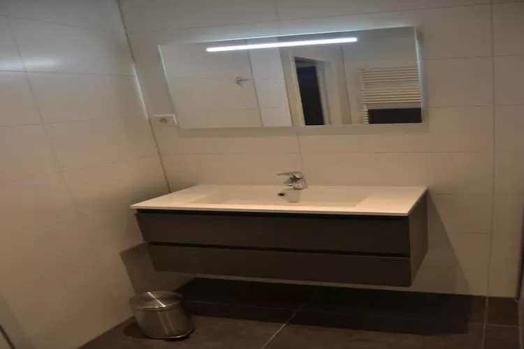 Het Heem 69 Breskens-Bathroom