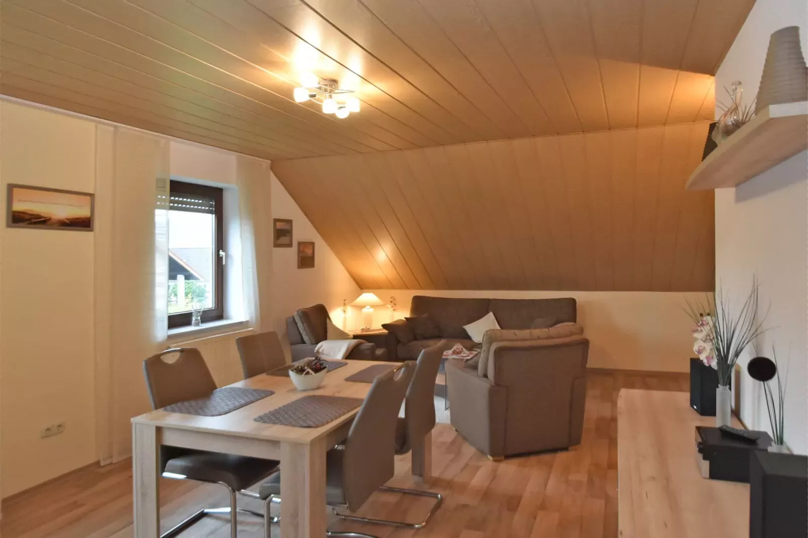 Nieheim-Living room