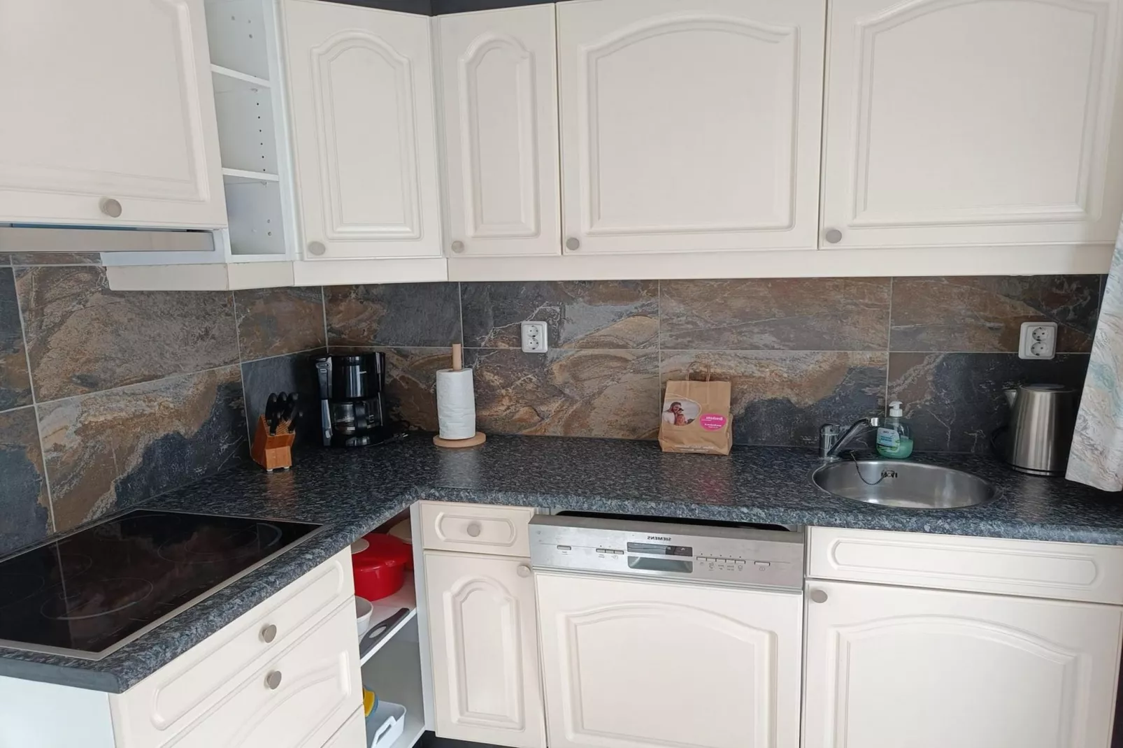 Schoneveld 373 Strandparel Breskens-Kitchen