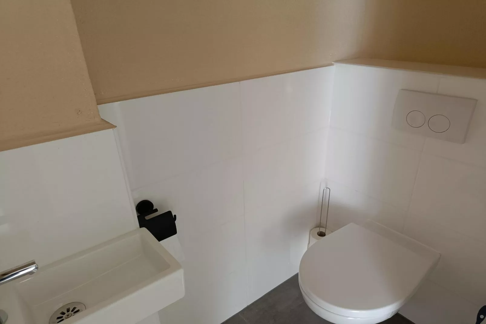 Schoneveld 373 Strandparel Breskens-Bathroom