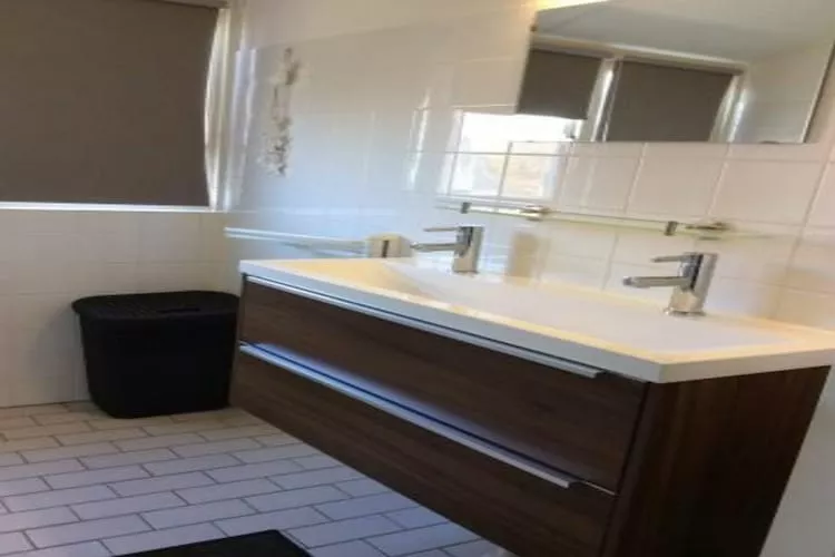 Scheldeveste 210 Zwin Breskens-Bathroom