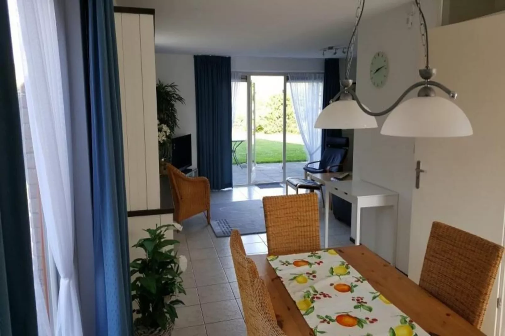 Scheldeveste 44 Zwin Breskens-Esszimmer