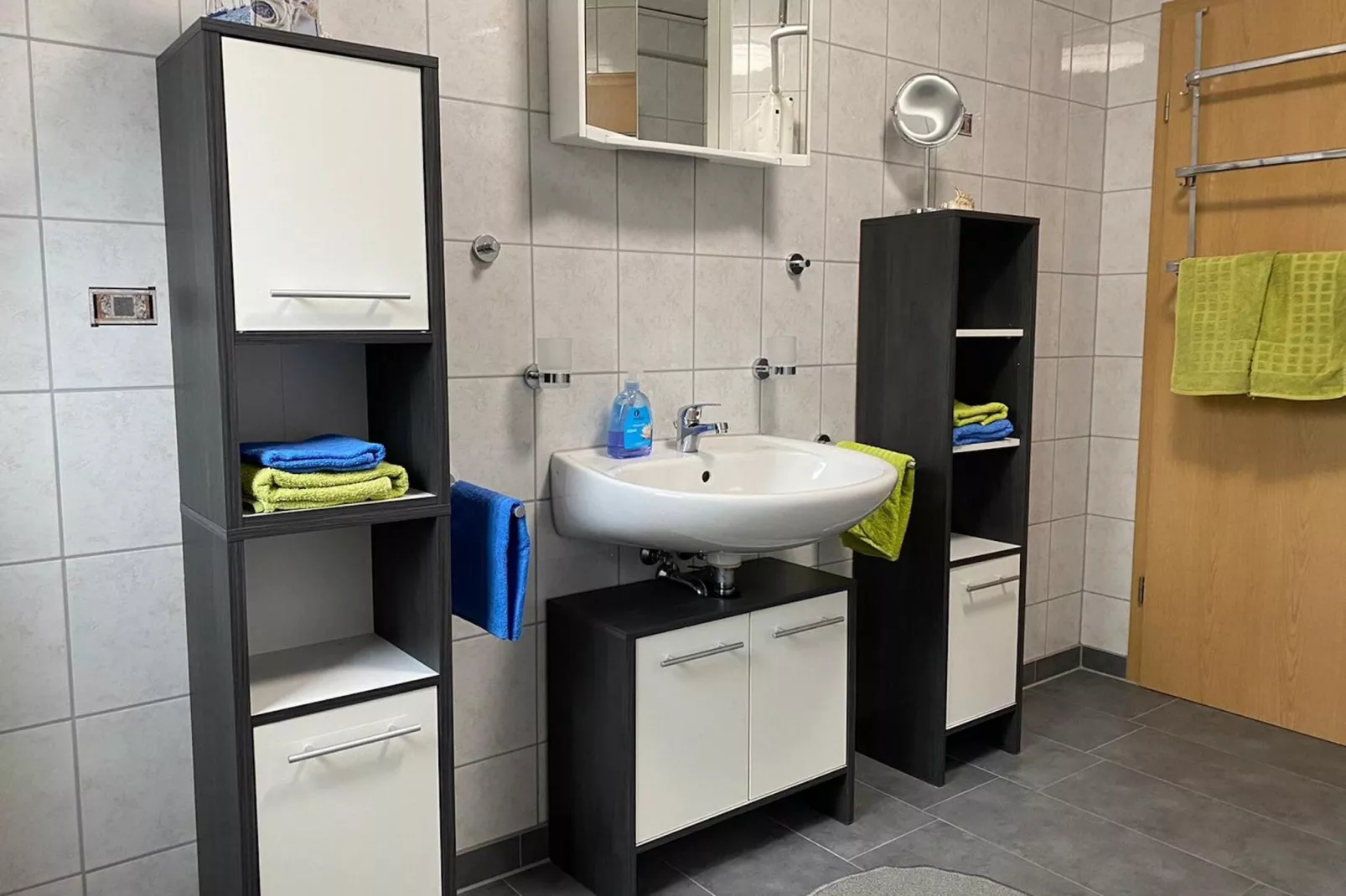 Nieheim-Bathroom
