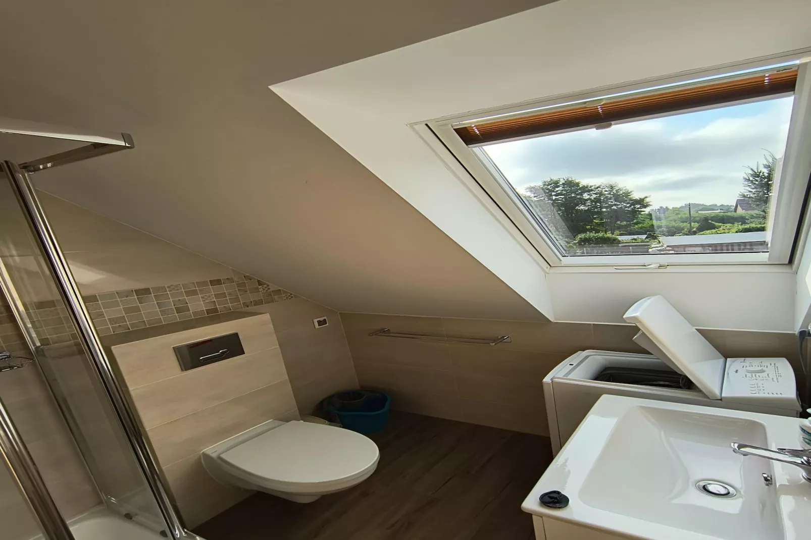 Apartament na piętrze z łóżkiem dwuosobowym-Bathroom