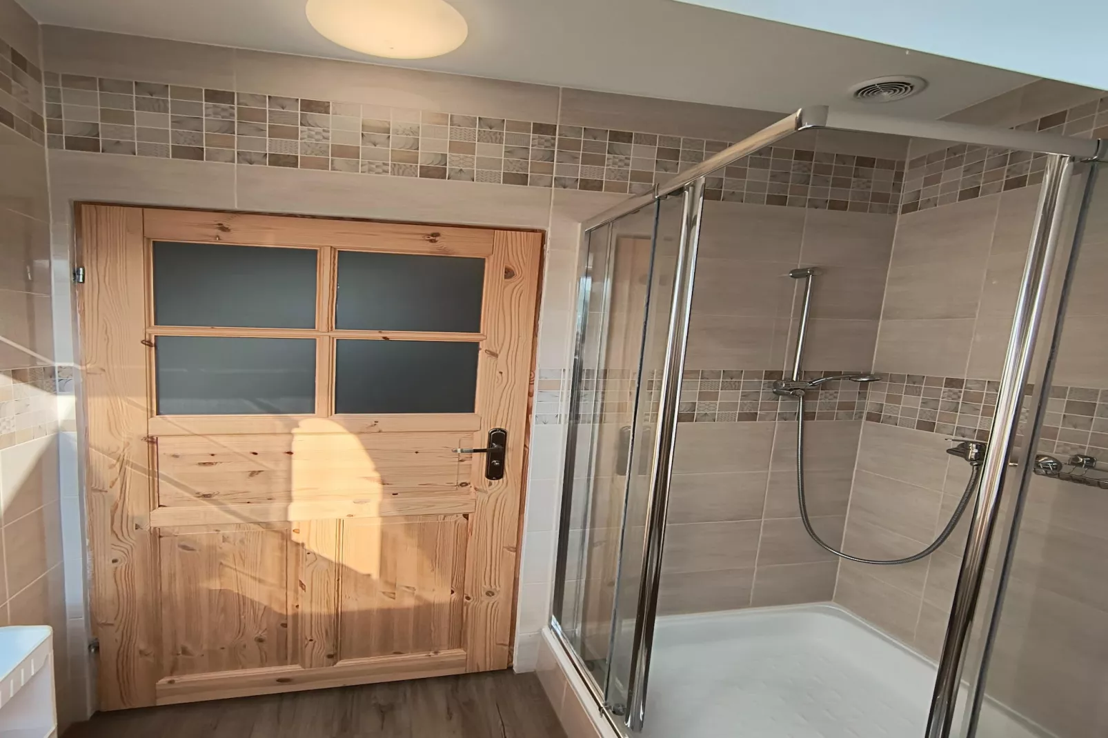 Apartament na piętrze z łóżkiem dwuosobowym-Bathroom