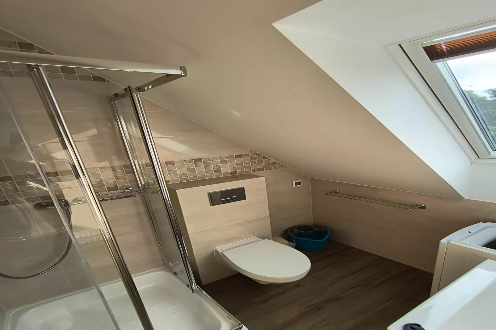 Apartament na piętrze z łóżkiem dwuosobowym-Bathroom