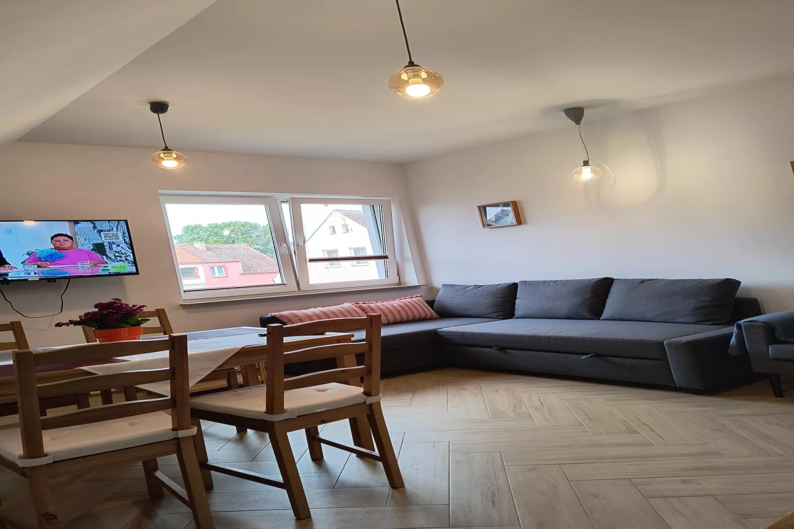 Apartament na piętrze z dwoma pojedynczymi łóżkami-Living room
