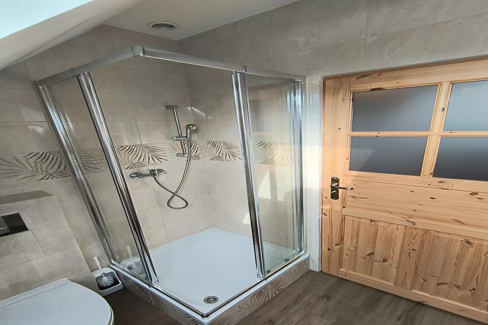 Apartament na piętrze z dwoma pojedynczymi łóżkami-Bathroom