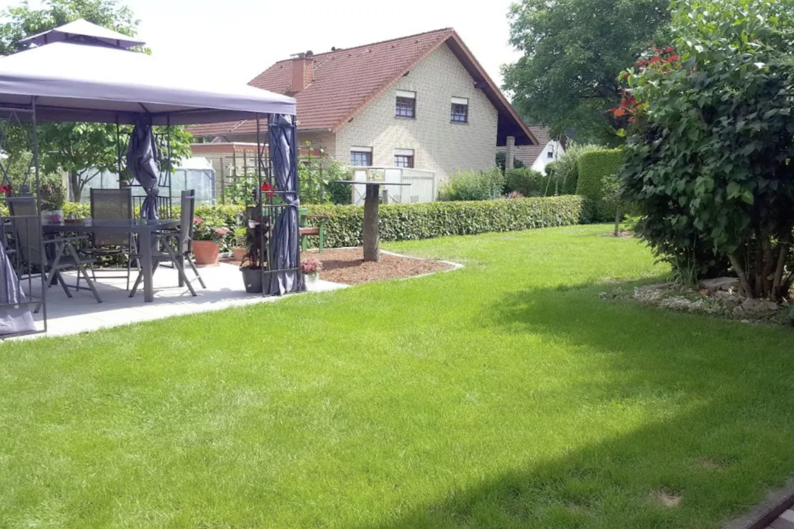 Nieheim-Gardens summer