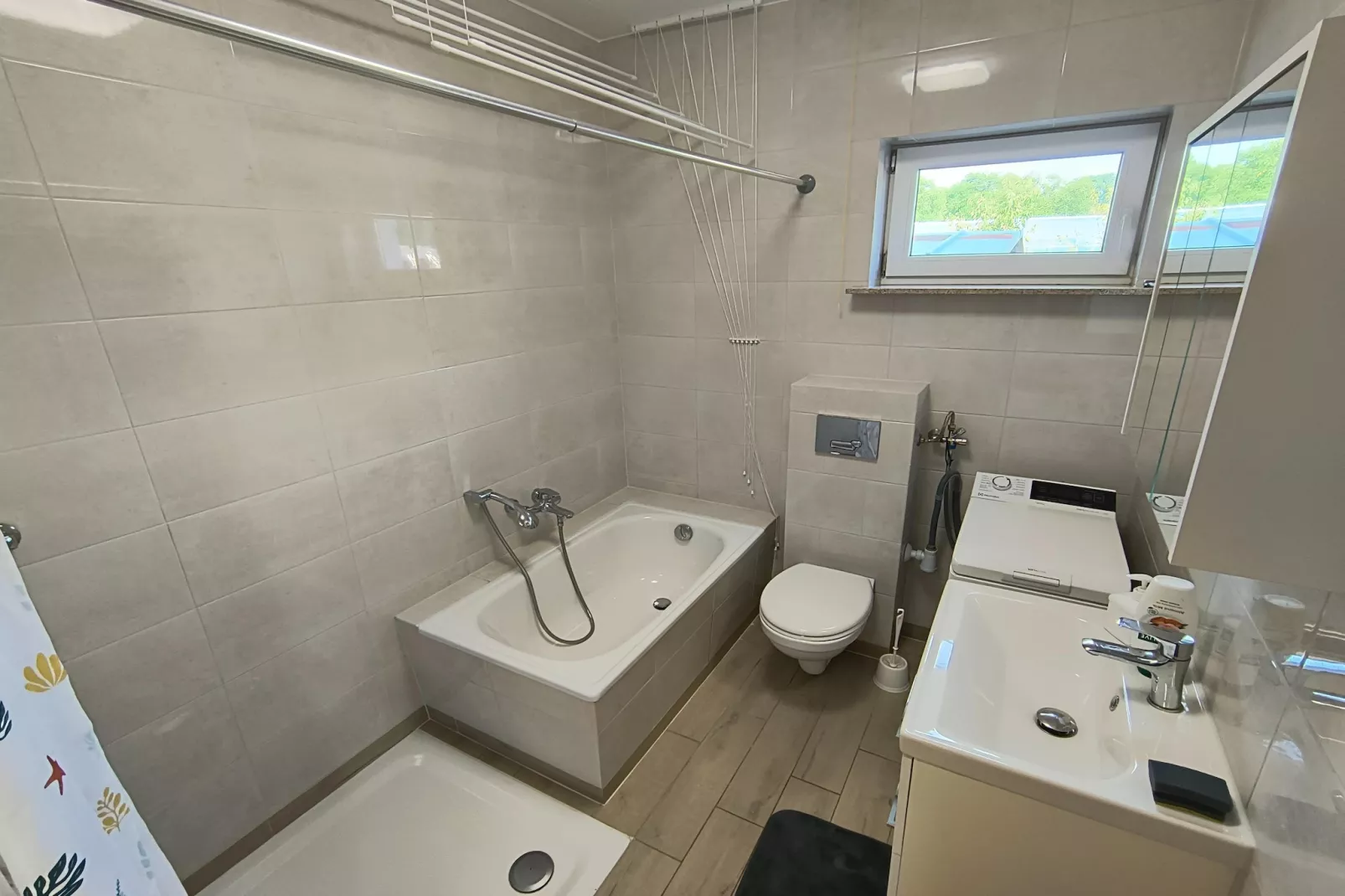 Apartament na parterze-Bathroom