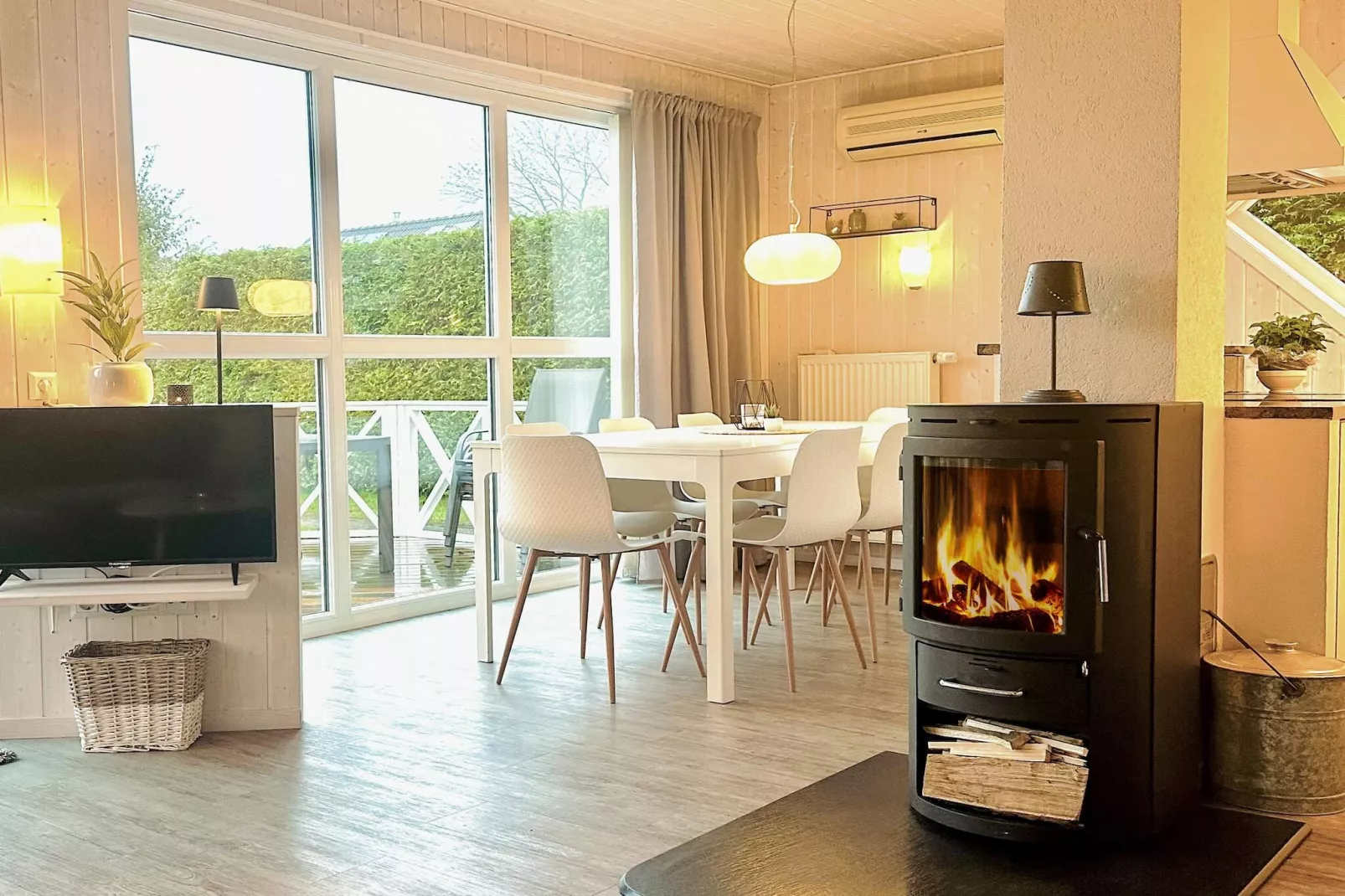 MERKUR 70+48 LOGGIA SW 2.R.-Intérieur