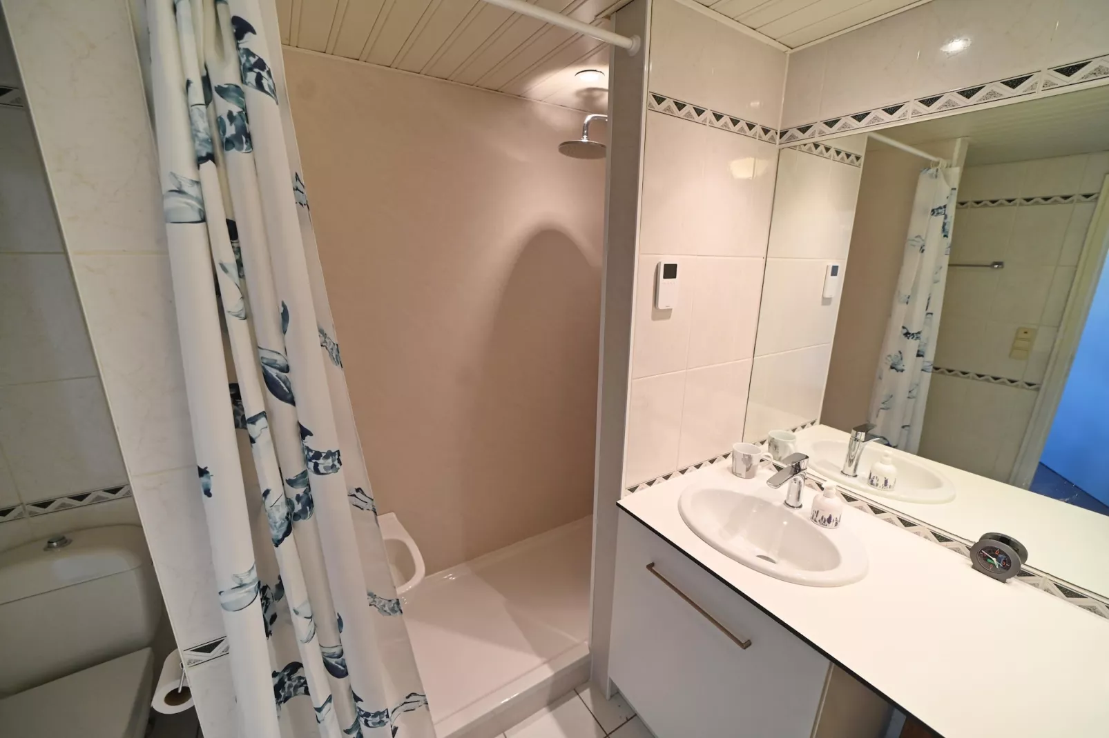 Résidence Durbuy 13-Bathroom