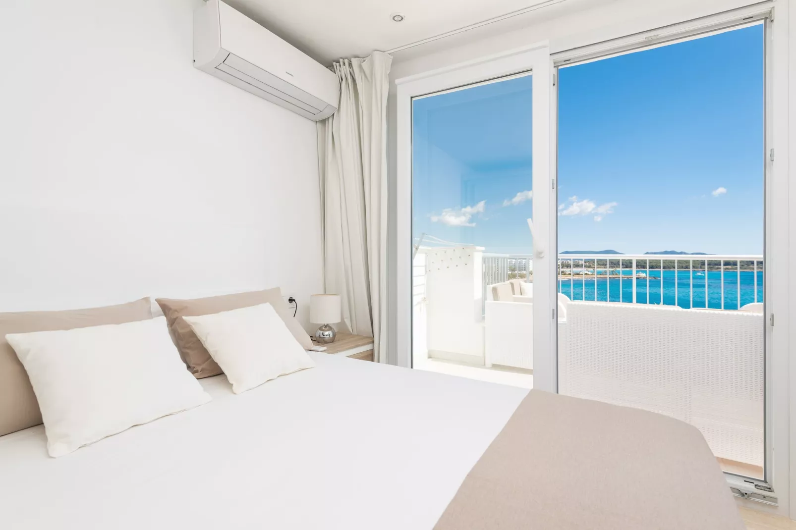 Luisamar Sea View-Bedroom