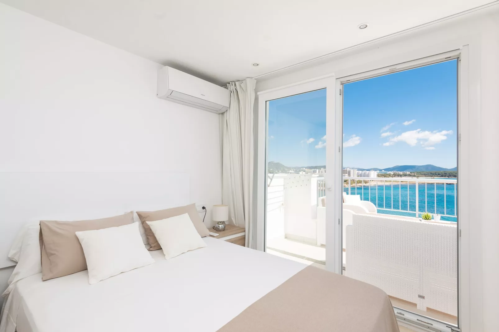 Luisamar Sea View-Bedroom