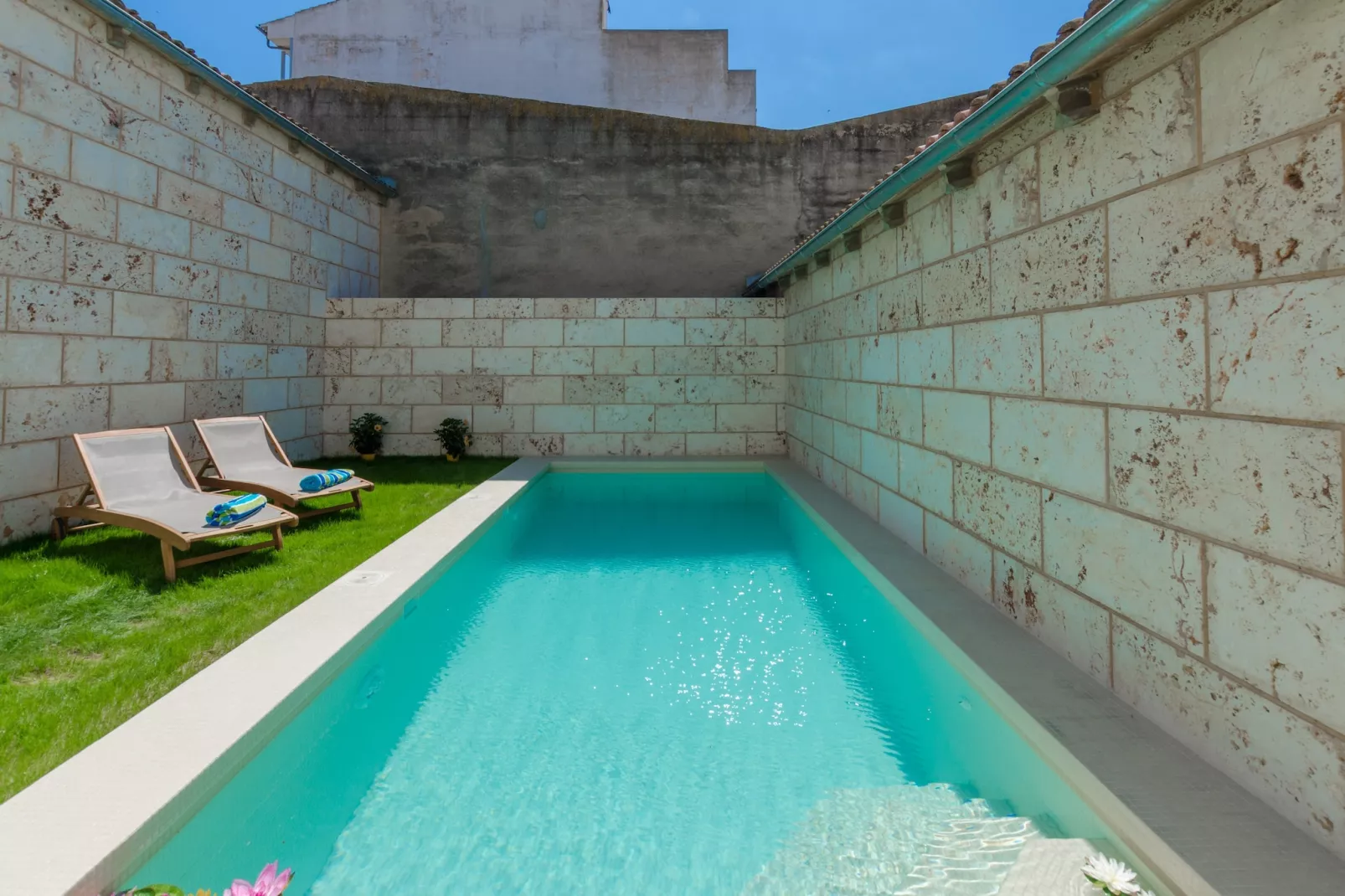Can Toni-Exterior summer