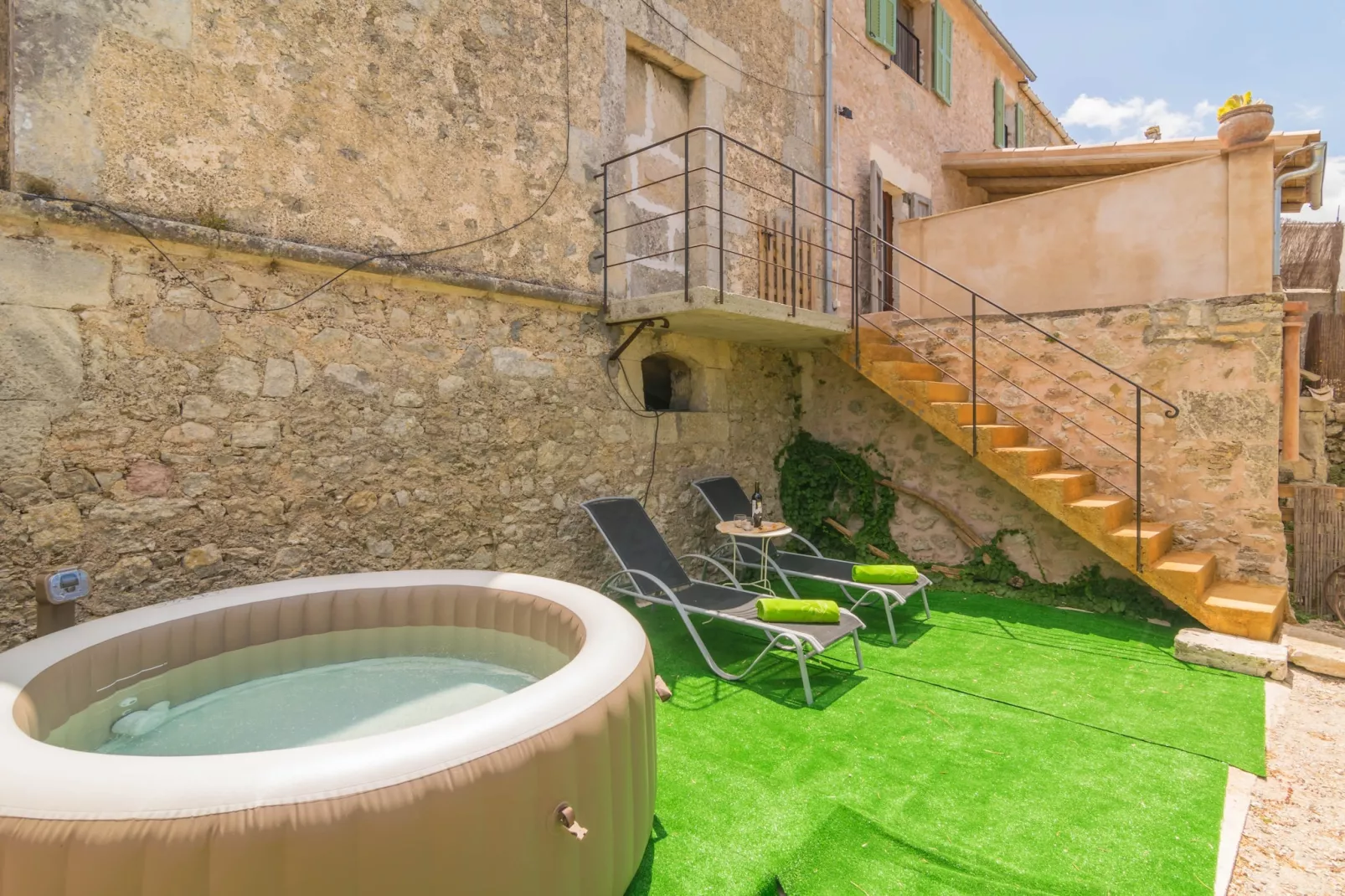 Son Banus-Exterior summer
