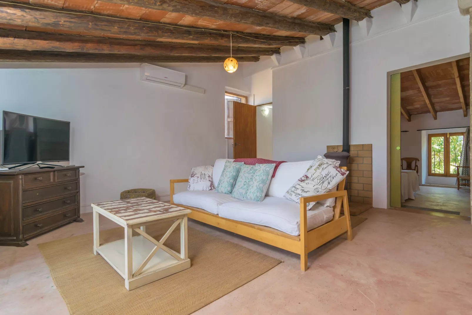Son Banus-Exterior summer