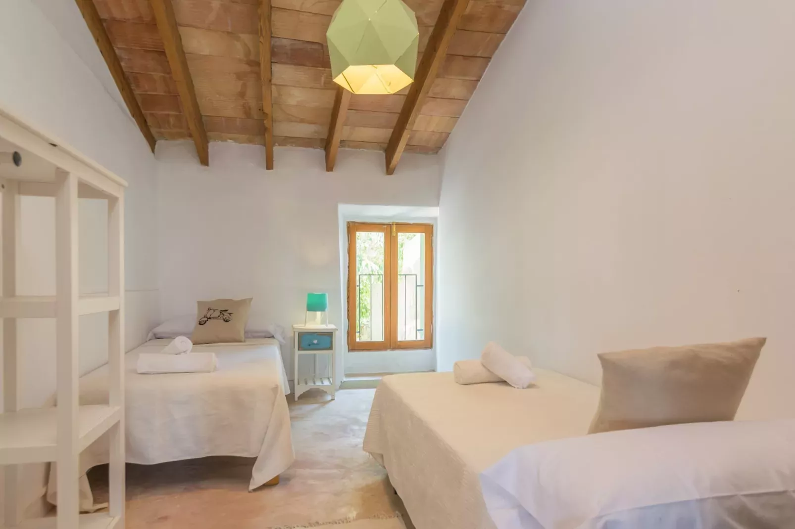 Son Banus-Exterior summer
