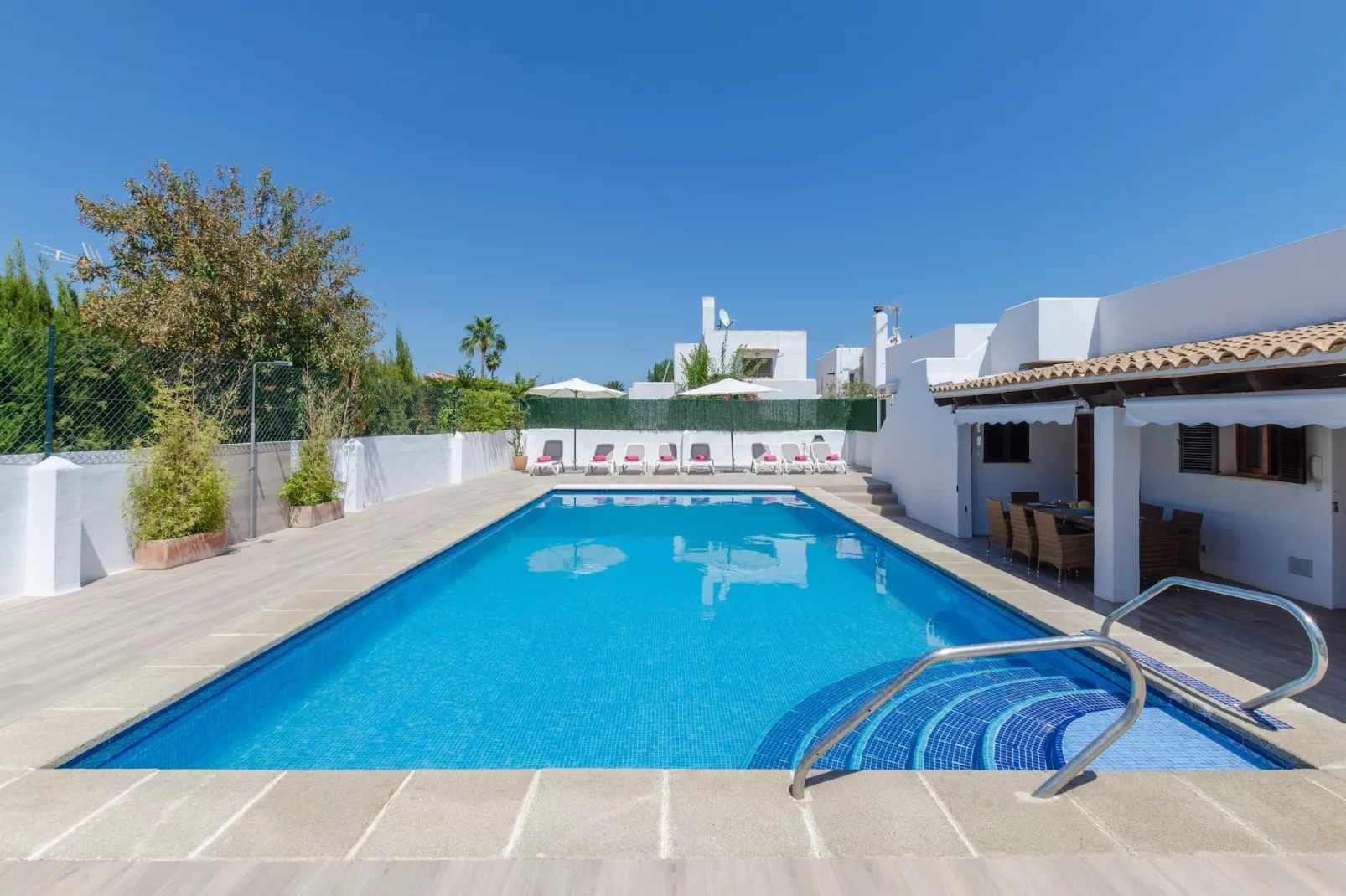 Murta 26 - Exterior in summer
