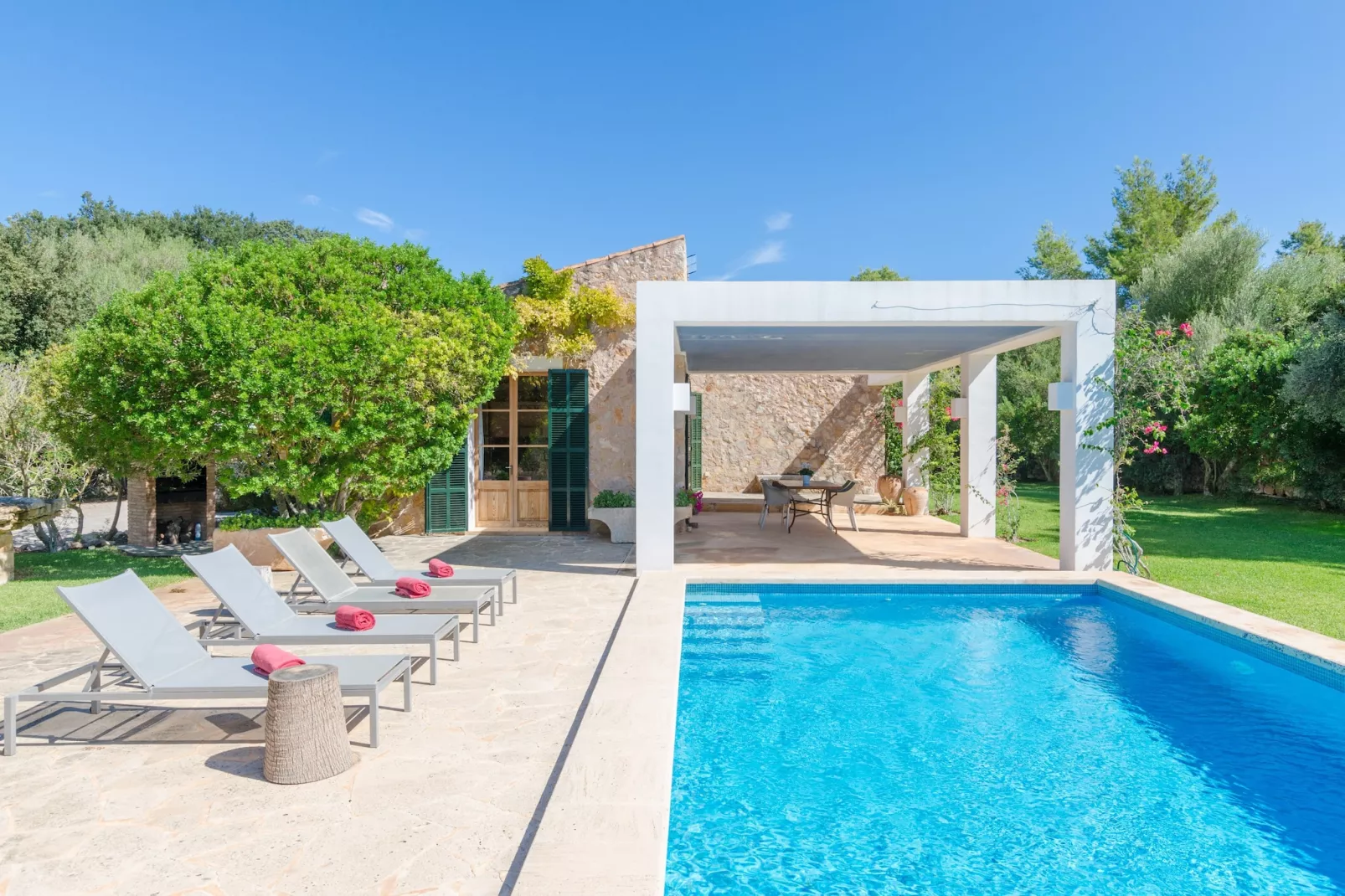 Sa Plana-Exterior summer