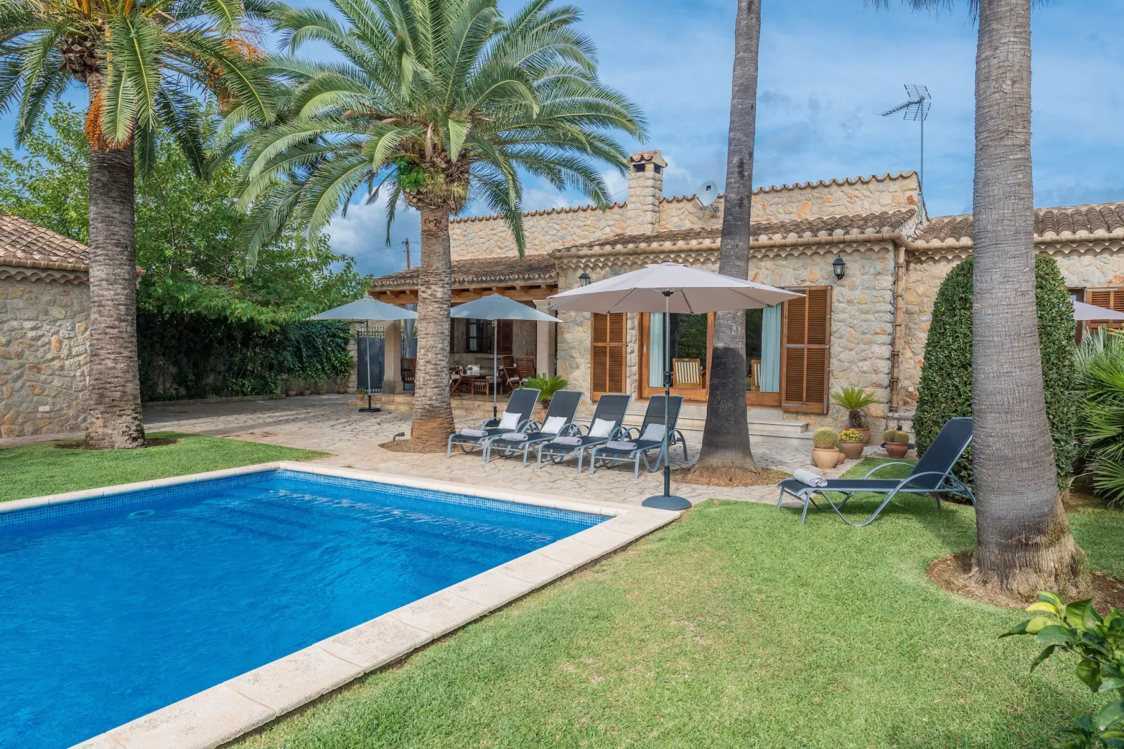 Finca Pou Nou - Außenbereich Sommer