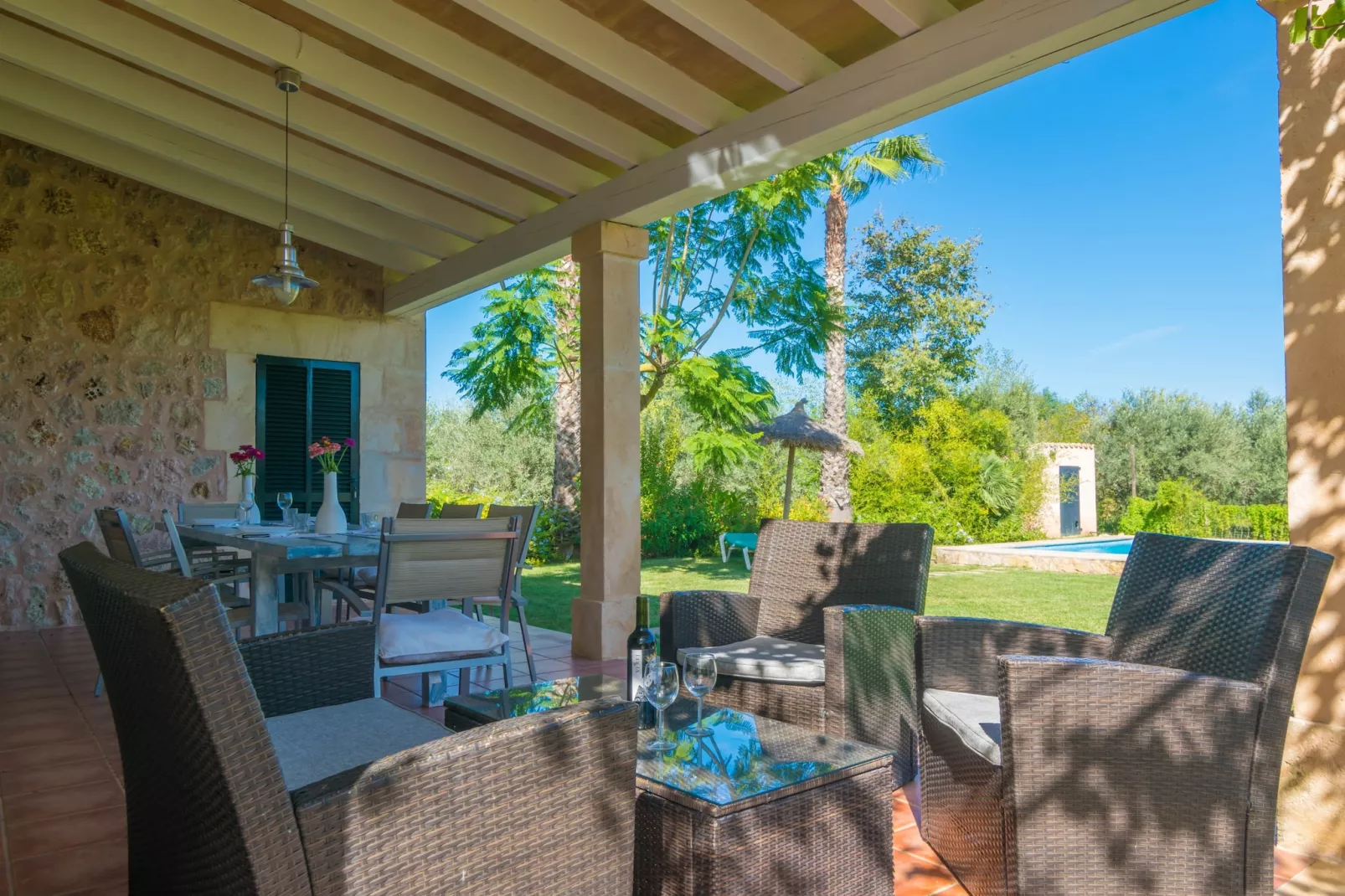 Mercader-Exterior summer