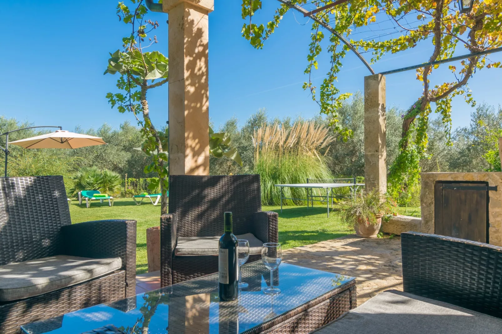 Mercader-Exterior summer
