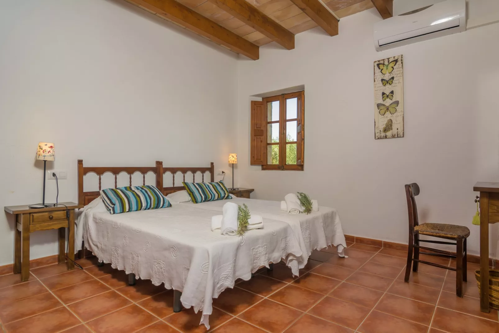 Mercader-Exterior summer