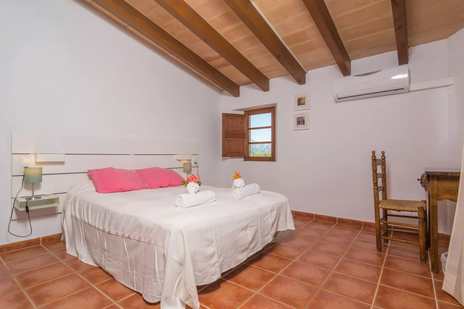 Mercader-Exterior summer