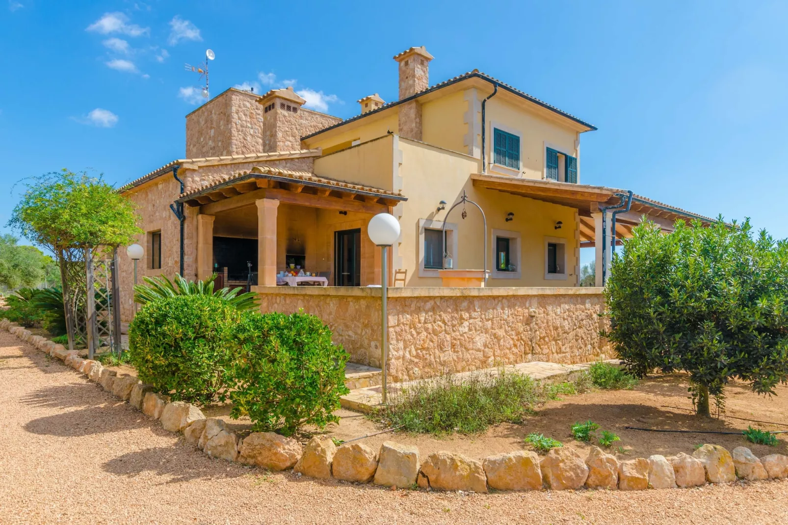 Can Bou-Exterior summer