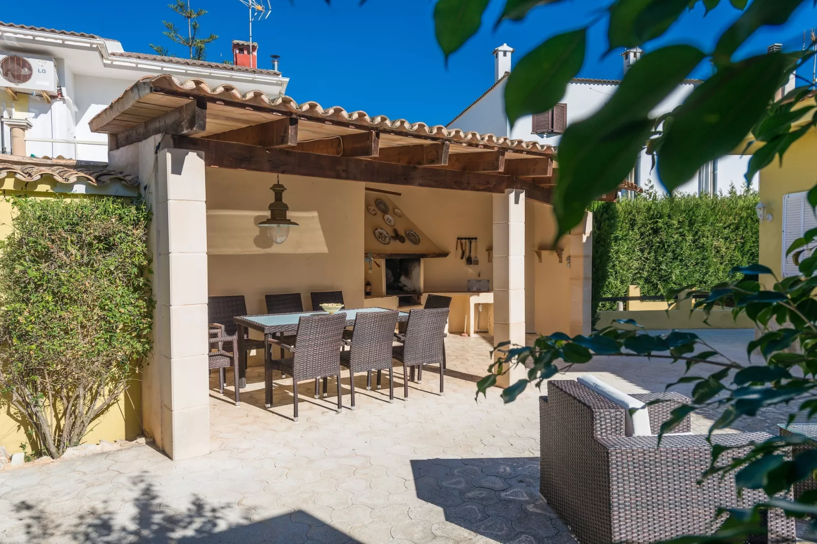Can Miquel (tord)-Exterior summer