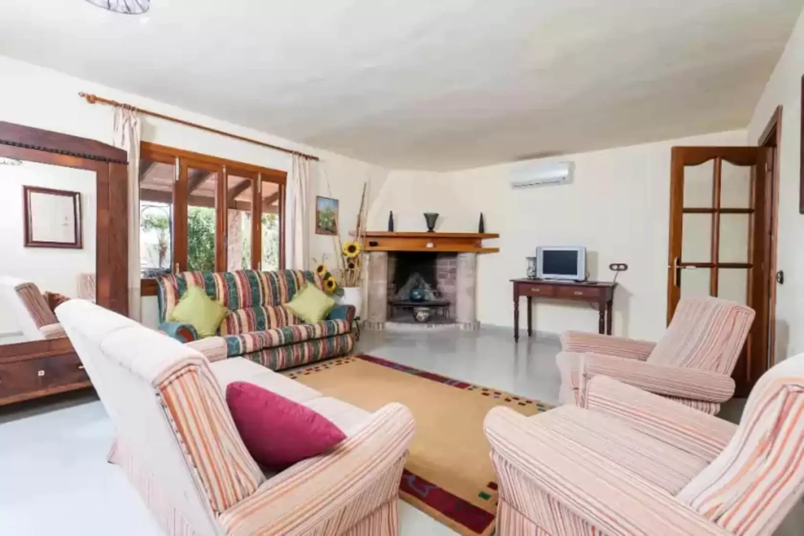 Vila-Living room