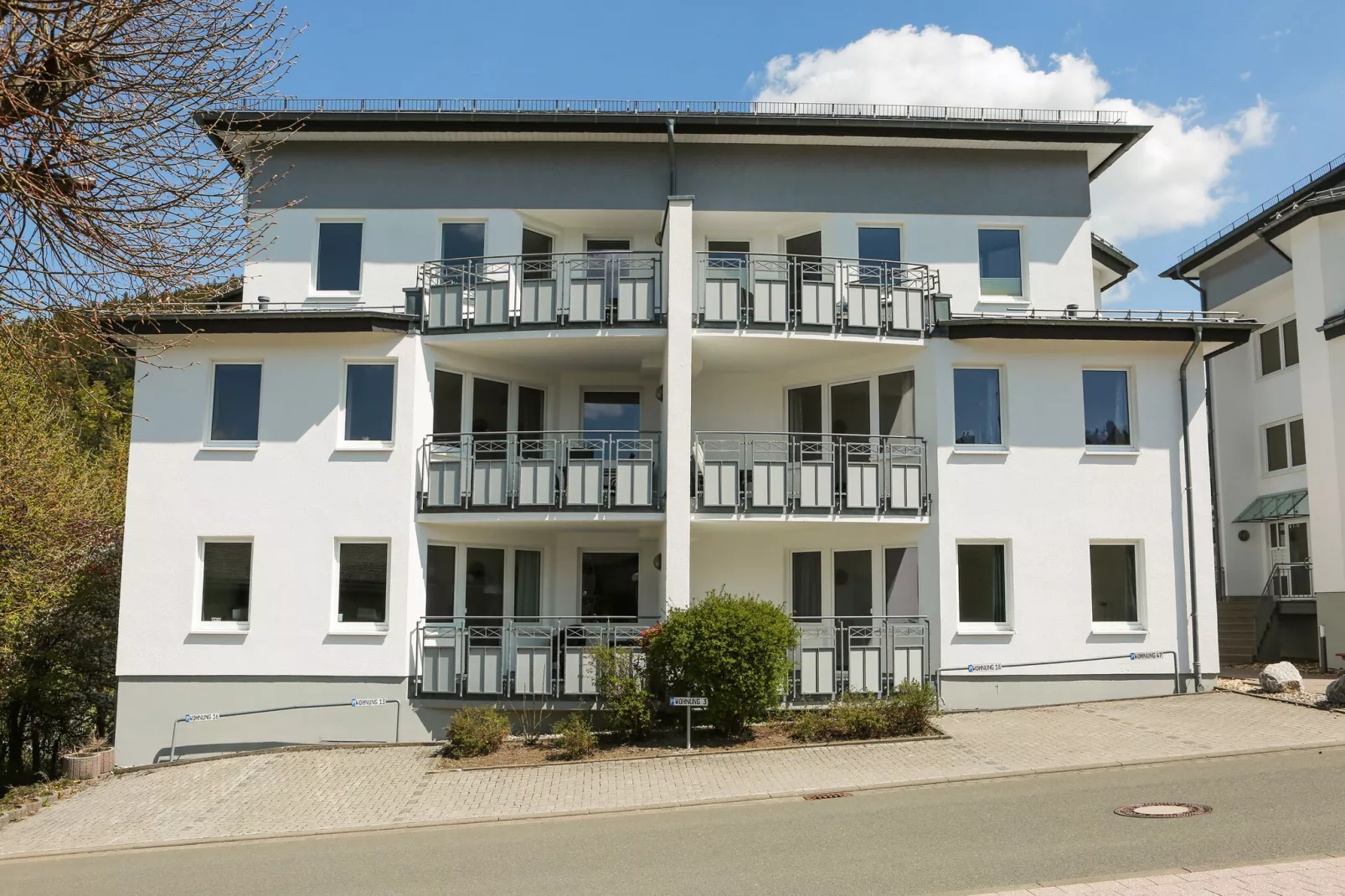 Mühlenberg-Exterior in summer