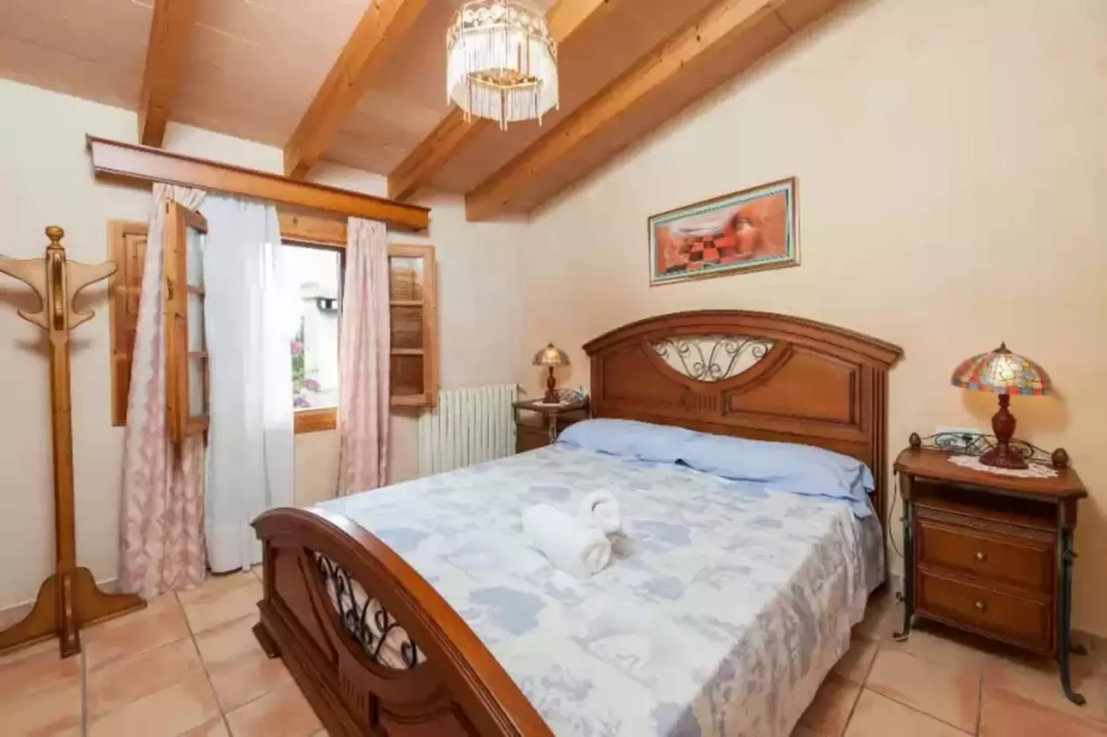 Can Rovey-Bedroom