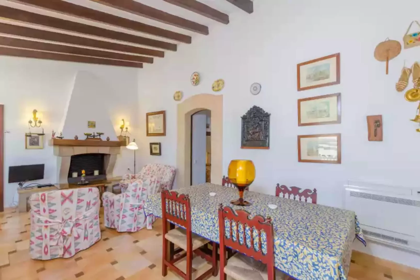 Son Real-Living room