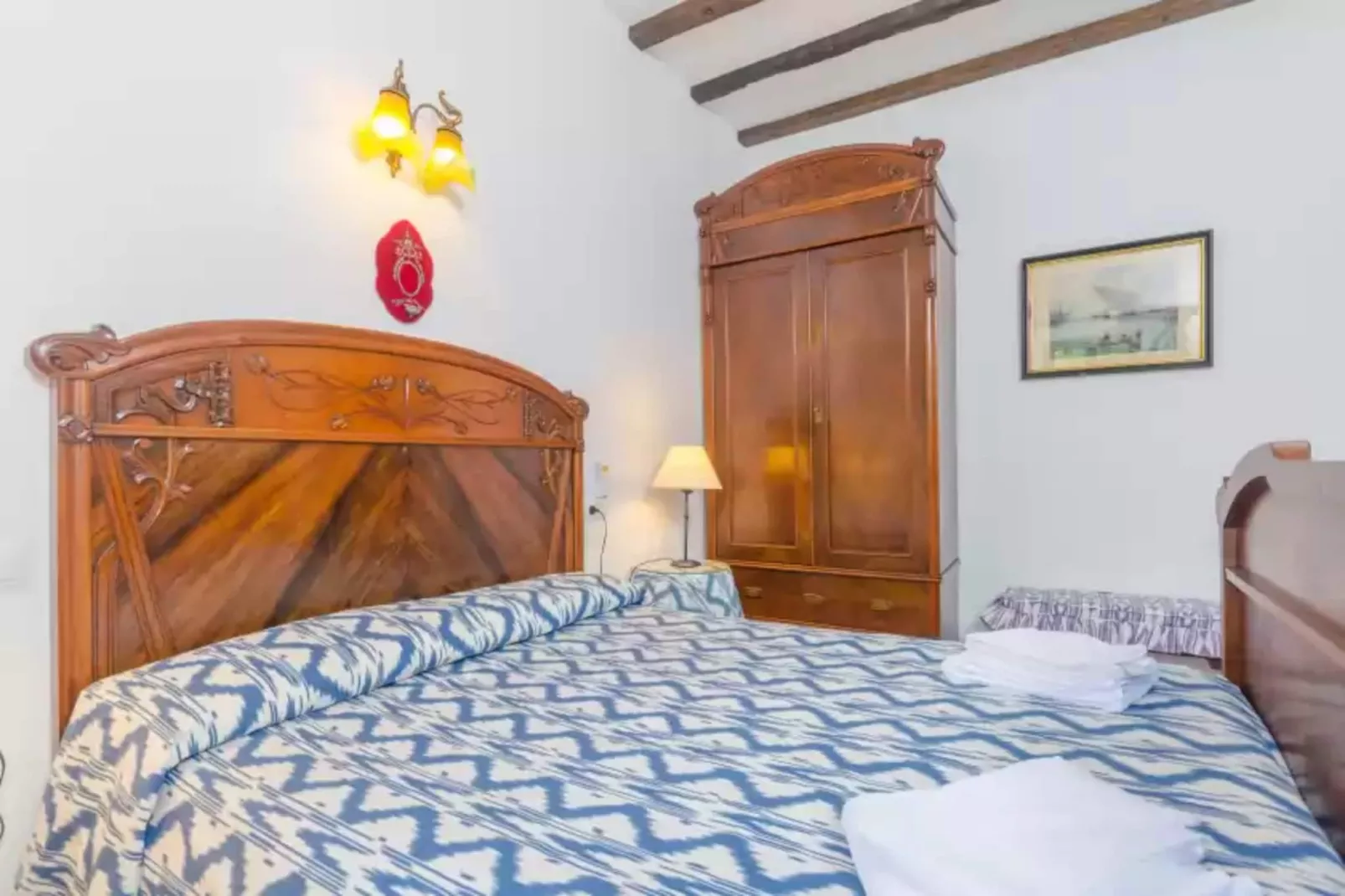 Son Real-Bedroom