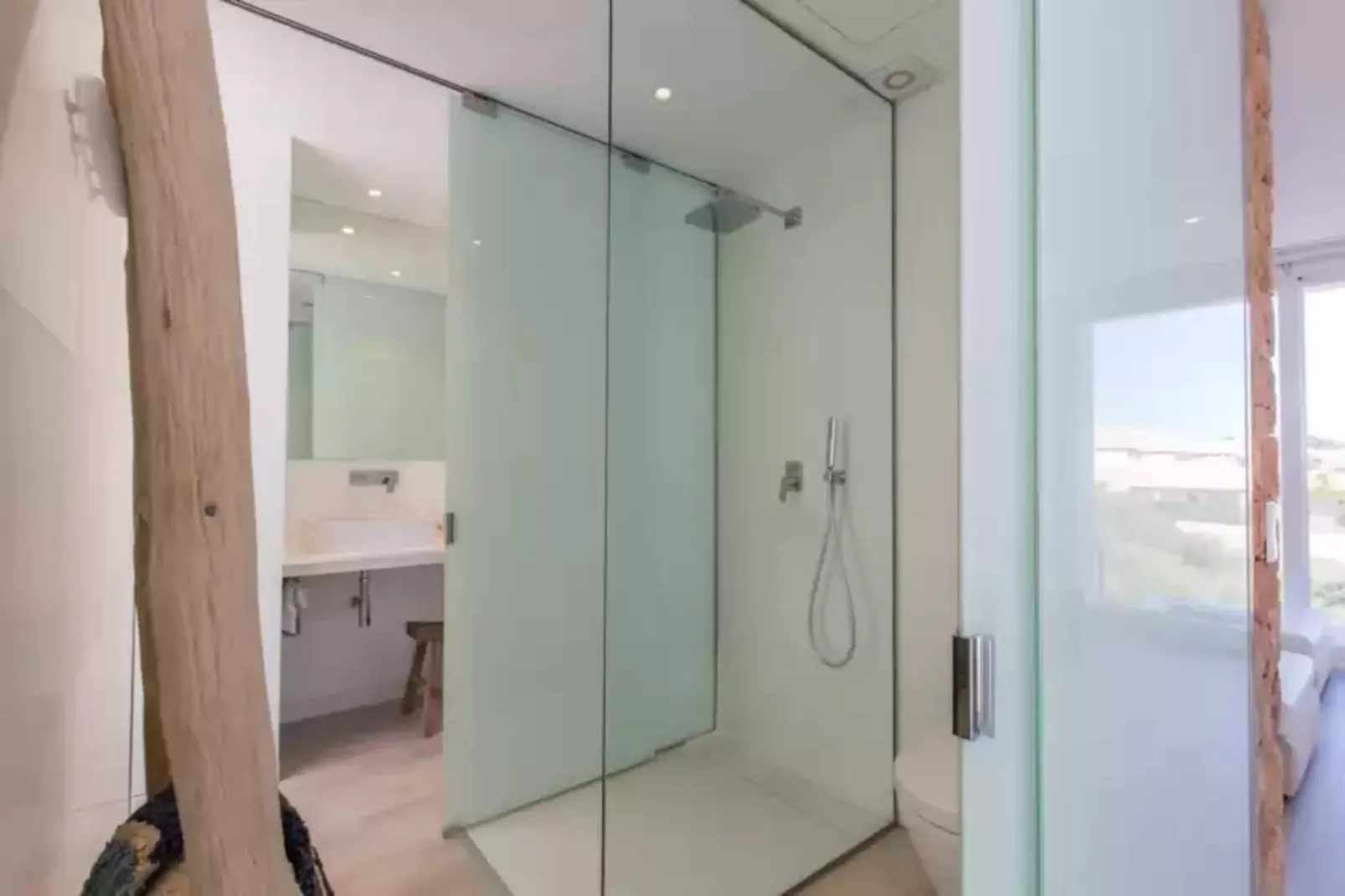 Can BosquerrÓ-Bathroom