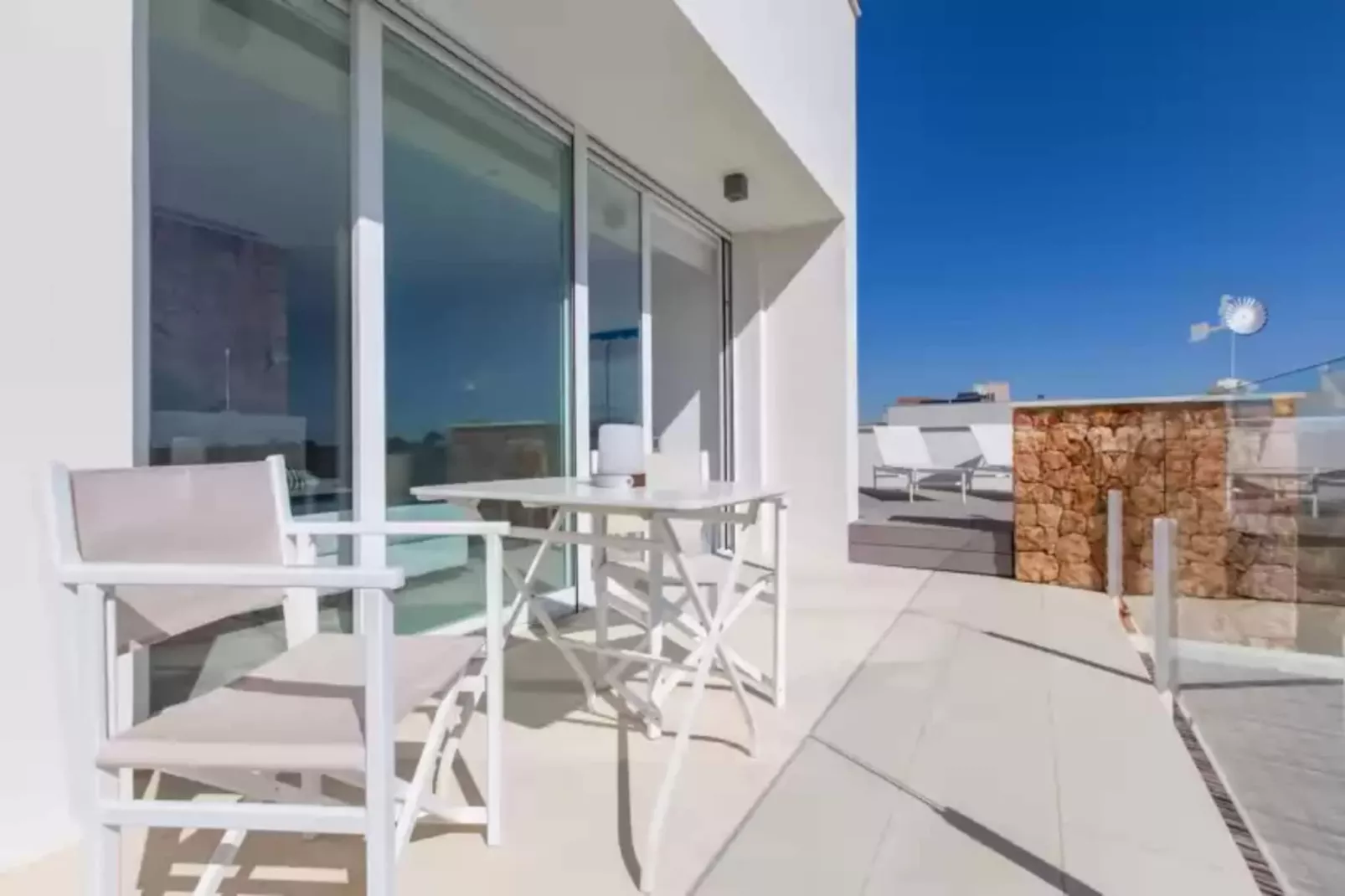 Can BosquerrÓ-Terrace balcony