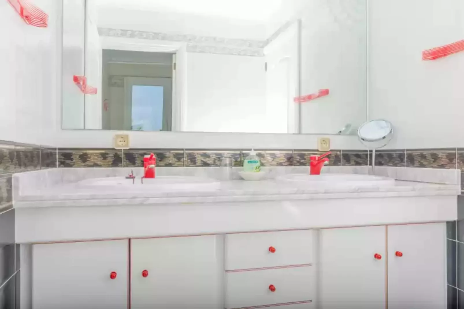 Casa Bonita (ses Salines)-Bathroom