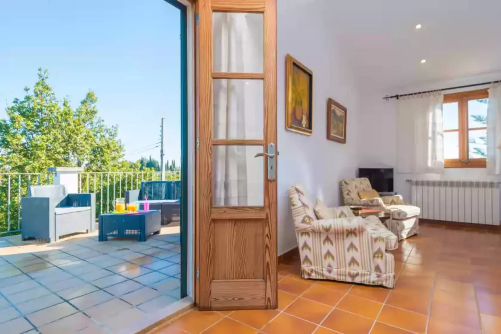 Can Rafelino-Living room