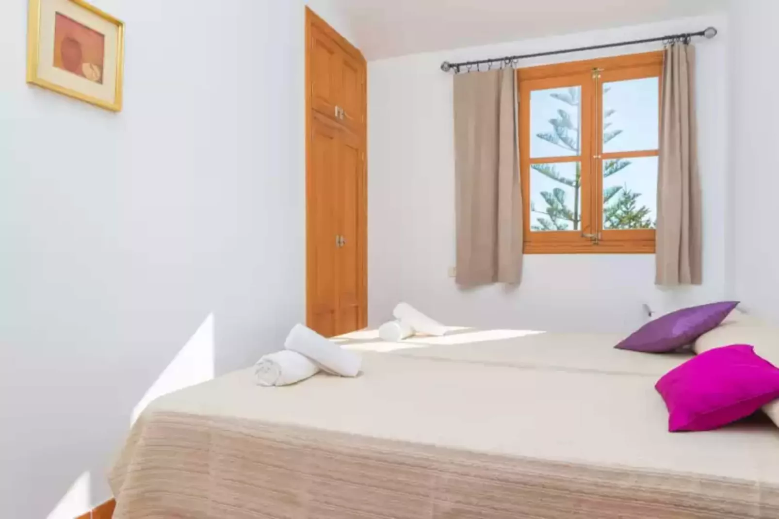 Can Rafelino-Bedroom