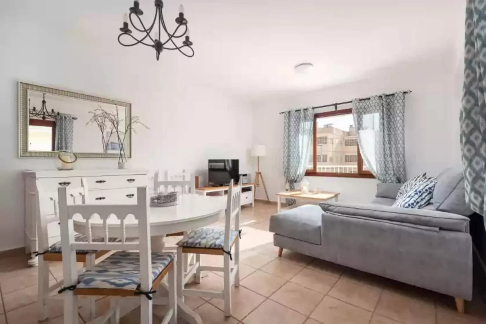 Can Miquelet-Dining room