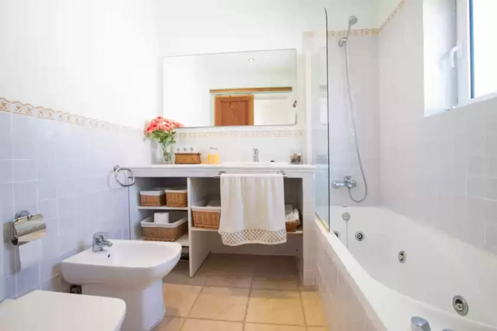 Can Miquelet-Bathroom