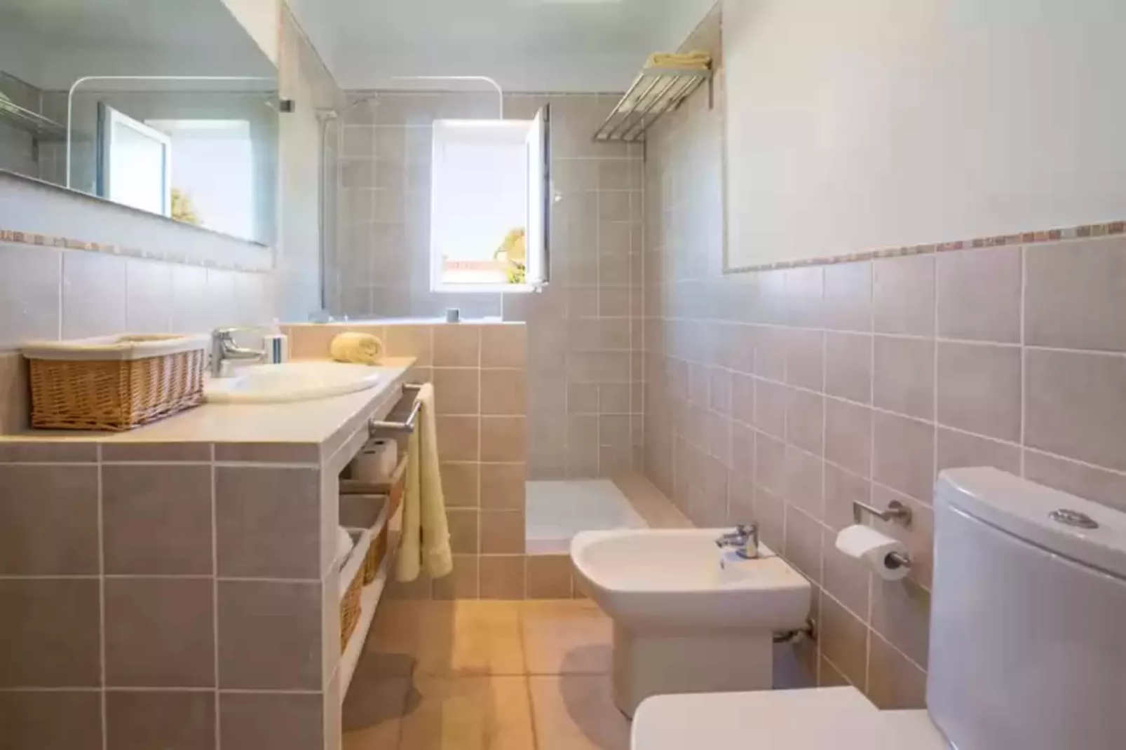 Can Miquelet-Bathroom