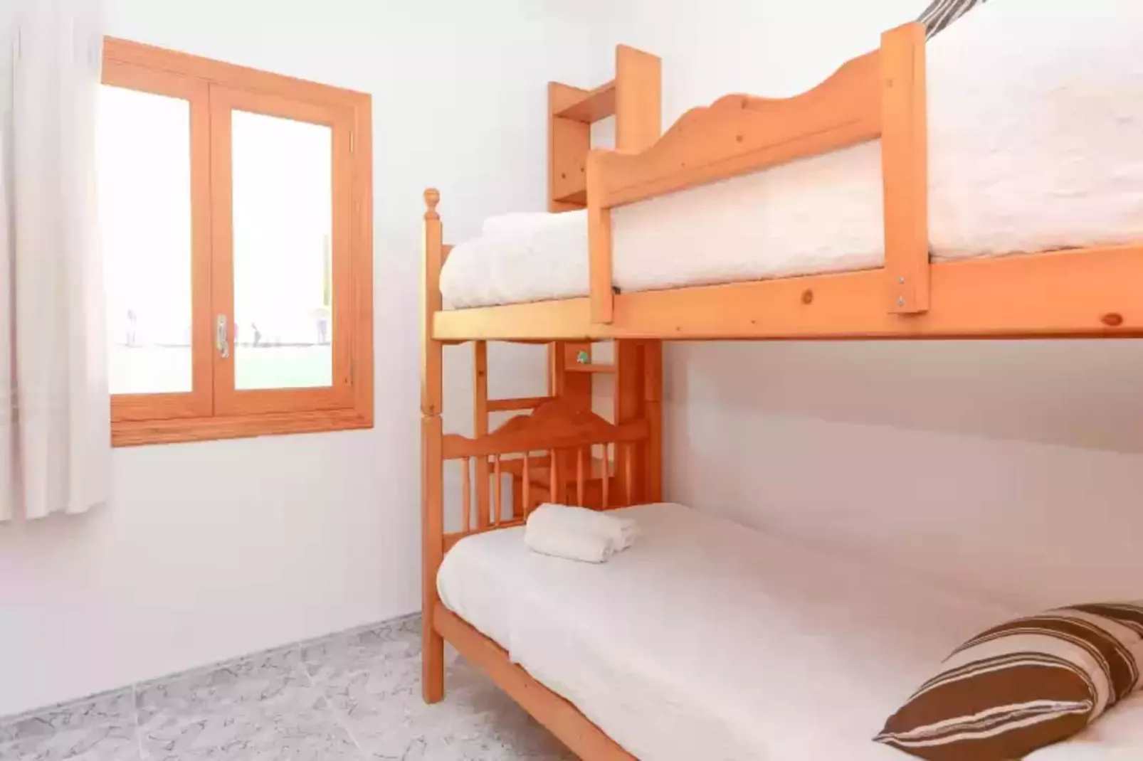 Pinya-Bedroom