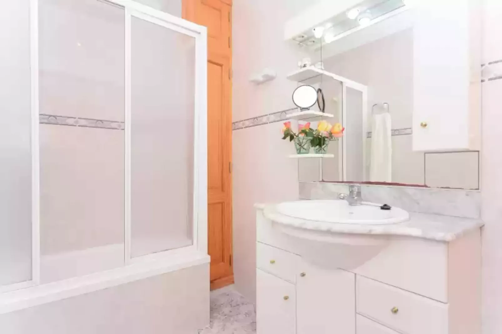 Pinya-Bathroom