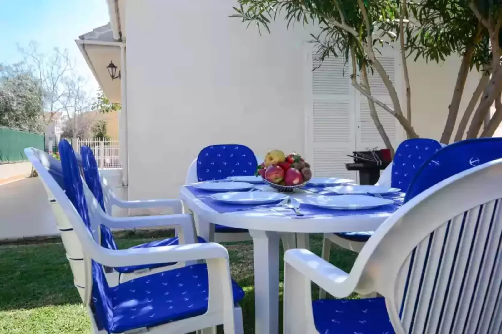Pinya-Terrace balcony