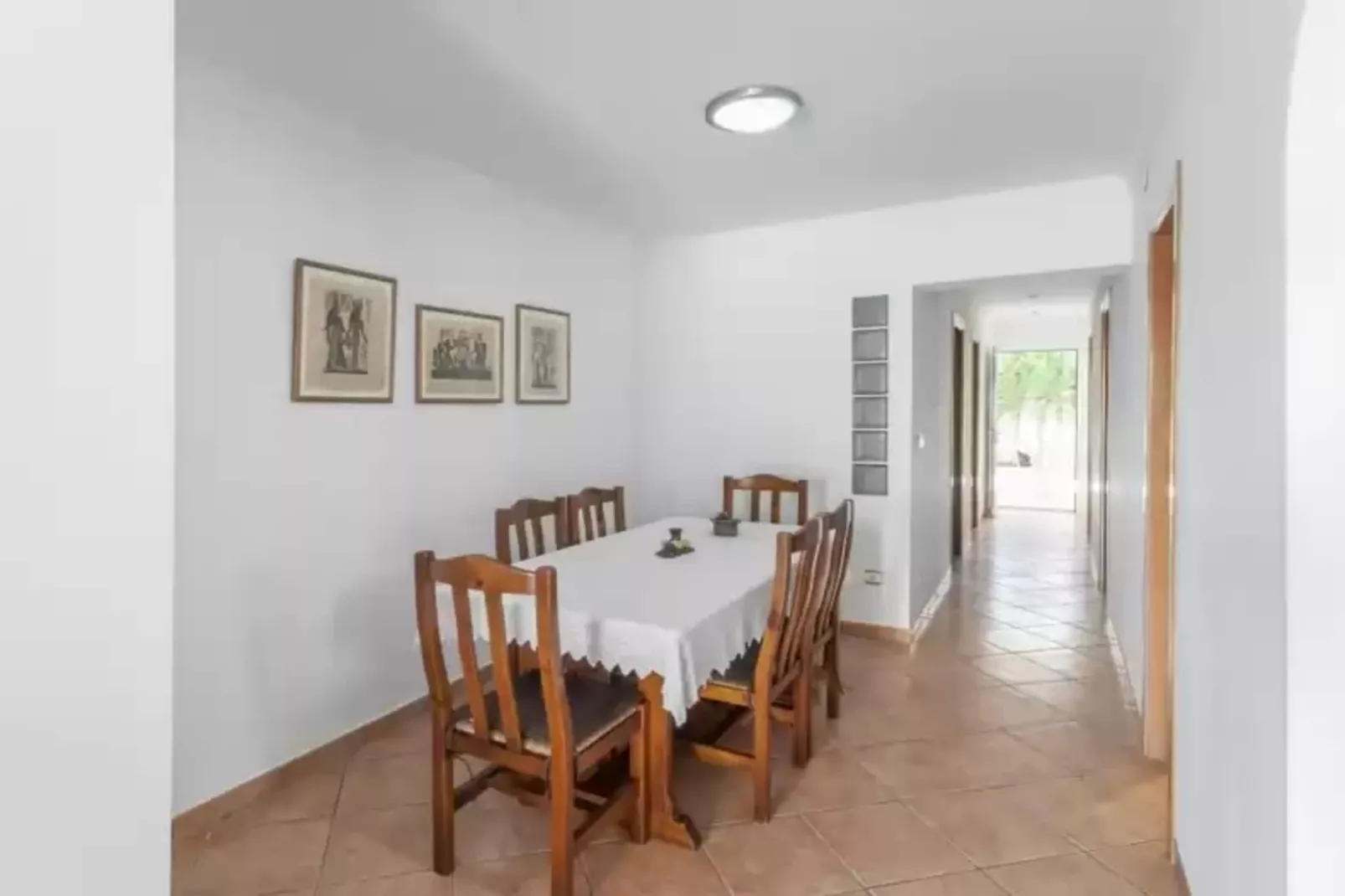 LlamÀntol-Dining room